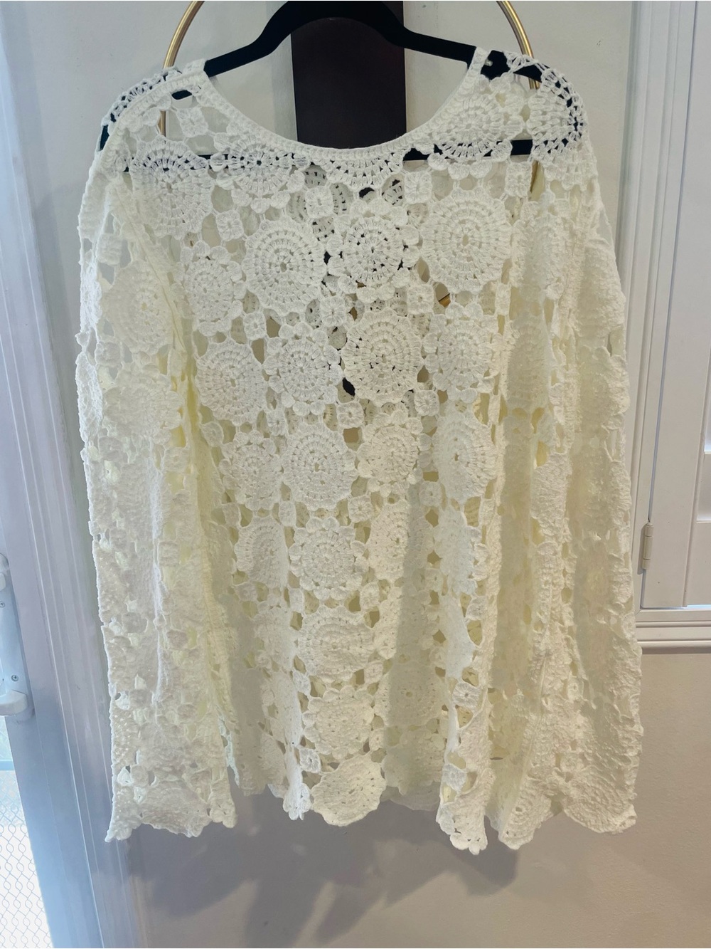 Women's White Crochet Lace Long-Sleeve Top